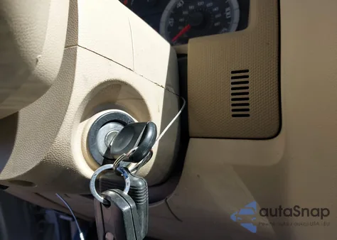 2008 Ford Escape Xlt z USA, uszkodzony, nr VIN 1FMCU031X8KD08004